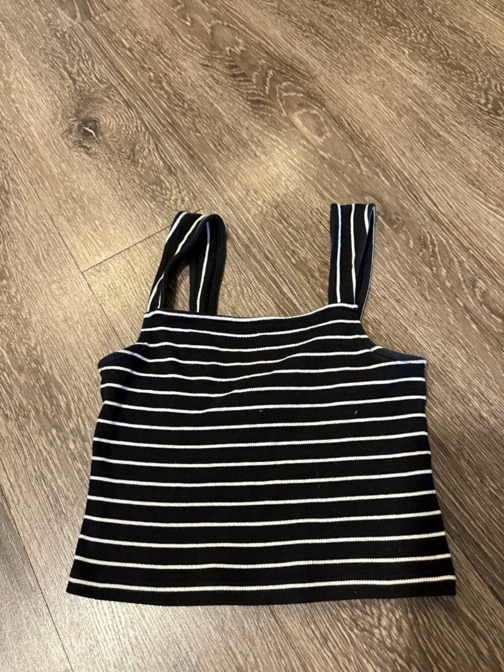 Forever 21 Black/white striped crop tank top, size M